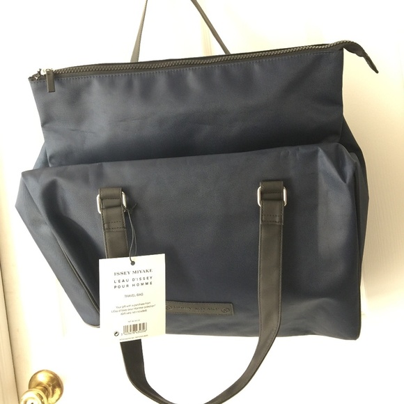 Large Issey Miyake Navy Blue Travel Bag NWT - Picture 7 of 8